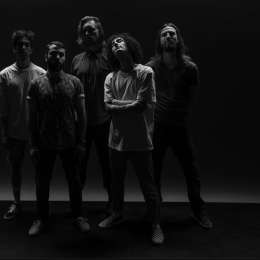 Die fünf Bandmitglieder von Kora Winter 