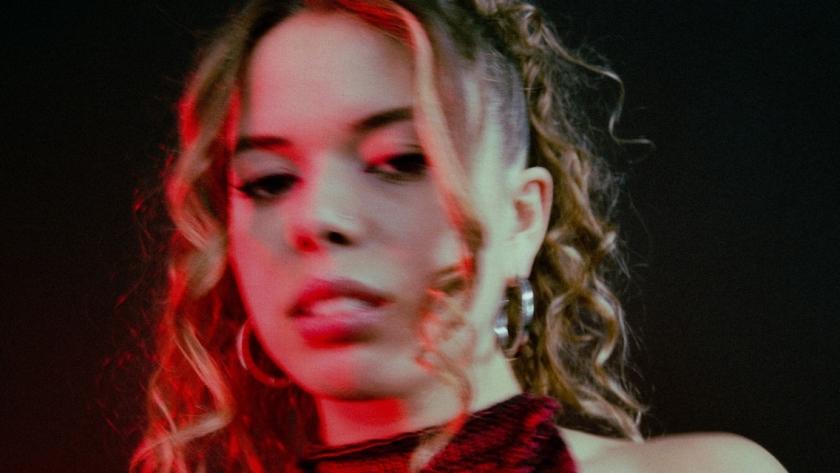 Nilüfer Yanya by Molly Daniel