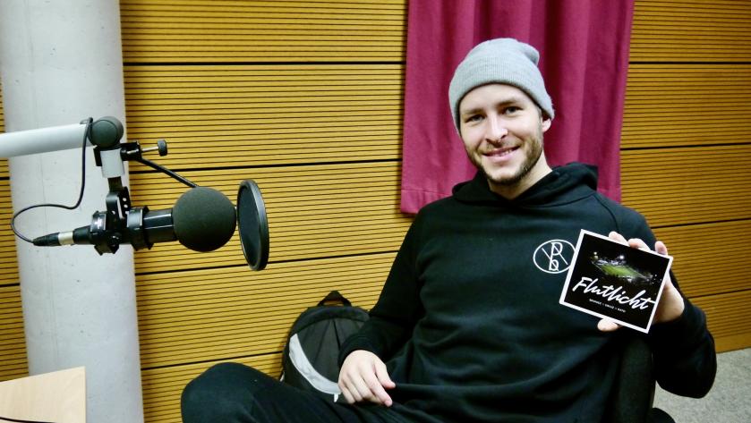 Benjamin Schmidt  "Benniez" mit seiner Platte für das Flutlicht des Alfred Kunze Sportpark