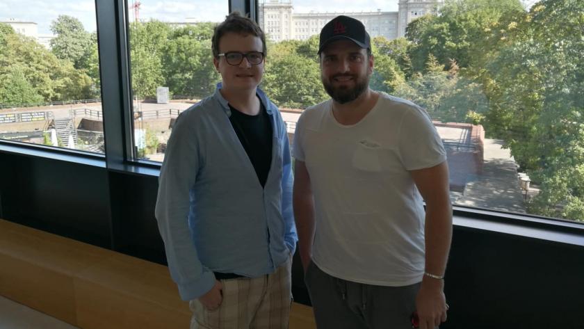 Moderator Paul Materne und M19-Gast Ingmar Stadelmann